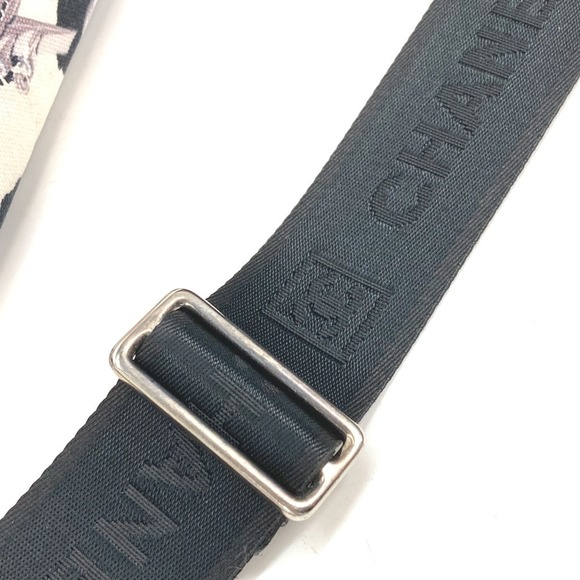 CHANEL Black Pochette Shoulder Bag - Picture 11 of 16